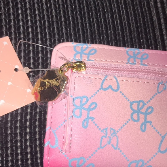 🆕Betsey Johnson Iridescent Wallet - Picture 3 of 6